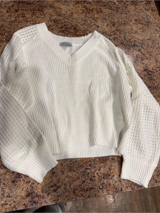Abela Story + Co Sweaters - Cropped White V-Neck Knit Sweater